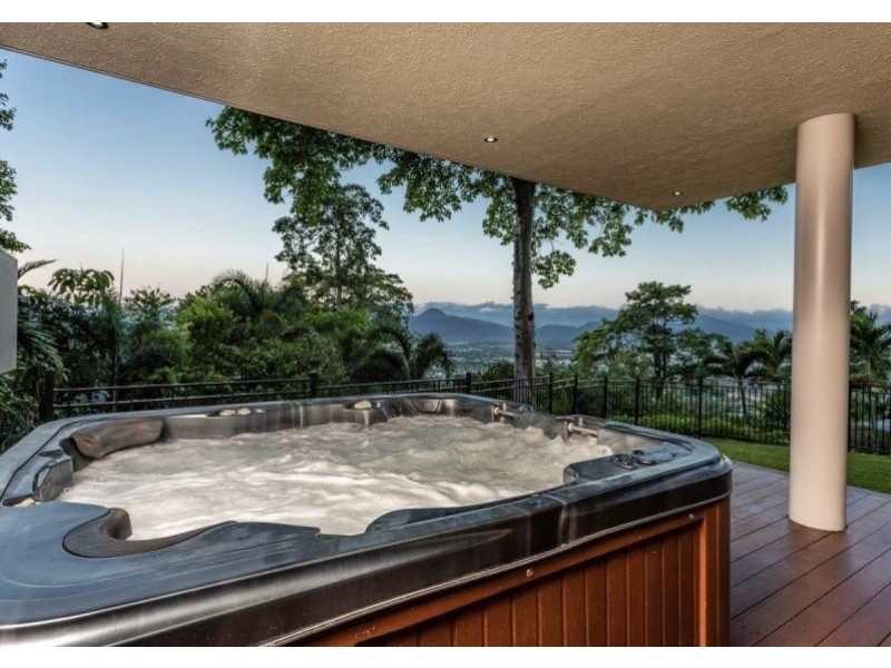 11 Oceanview Place, Mooroobool QLD 4870