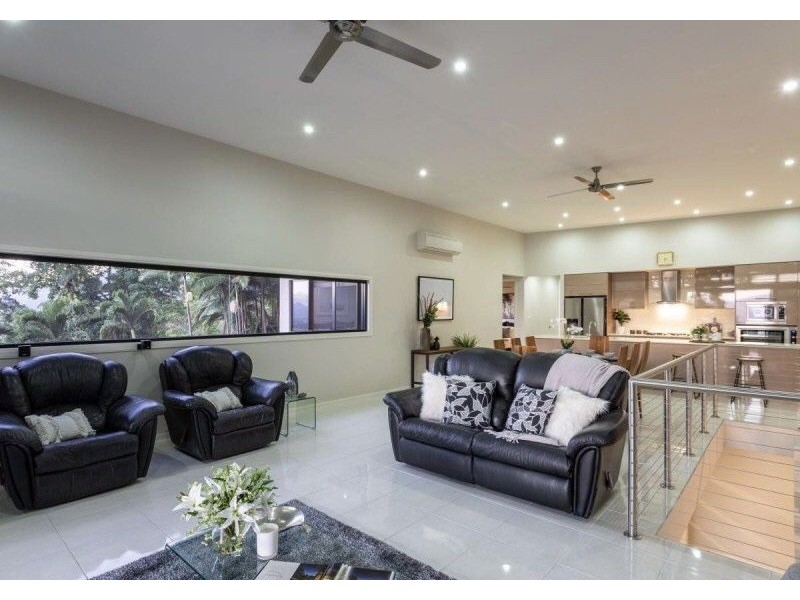 11 Oceanview Place, Mooroobool QLD 4870