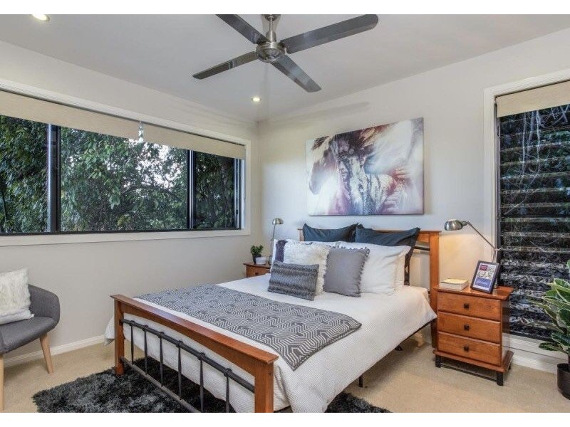 11 Oceanview Place, Mooroobool QLD 4870