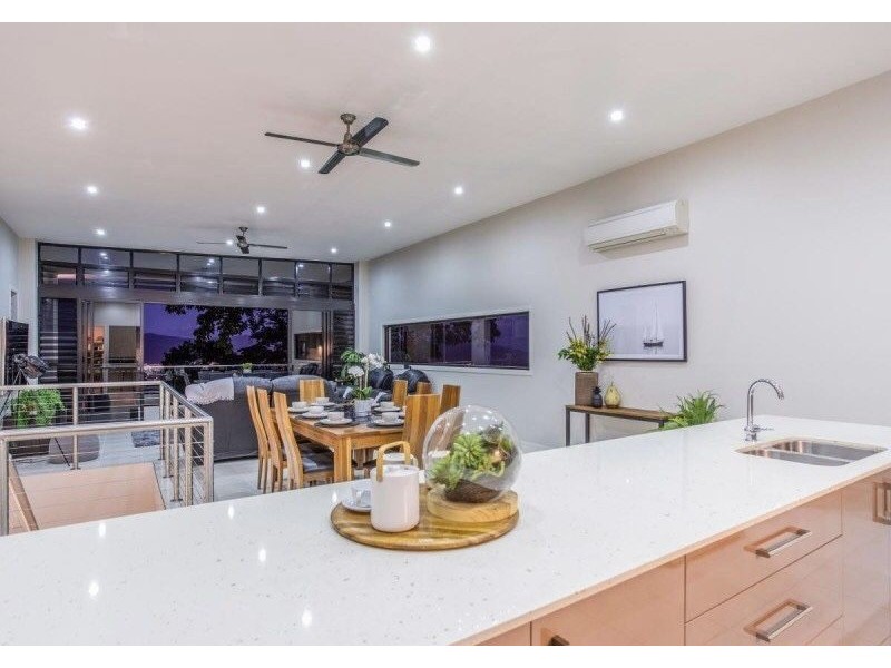 11 Oceanview Place, Mooroobool QLD 4870