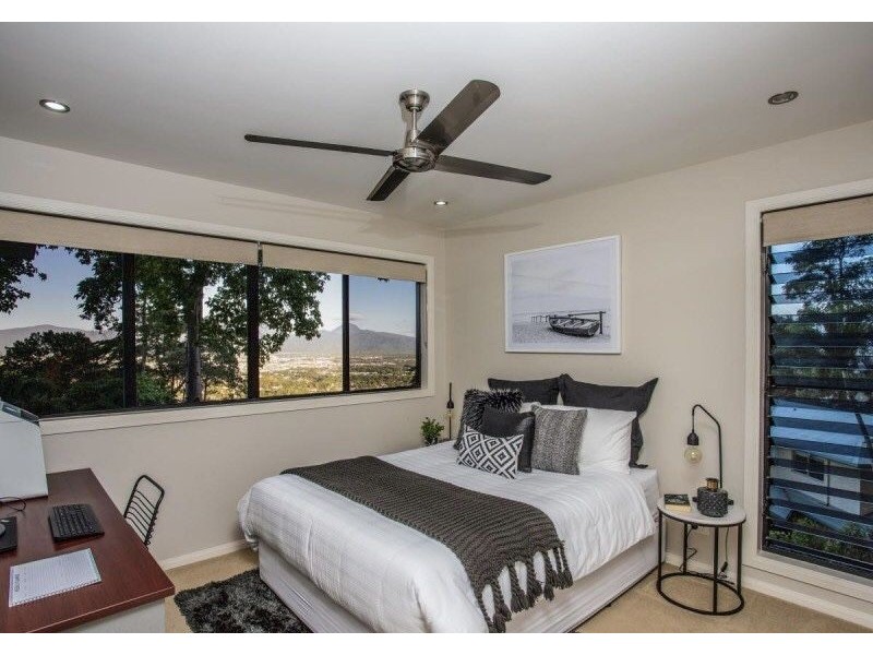 11 Oceanview Place, Mooroobool QLD 4870