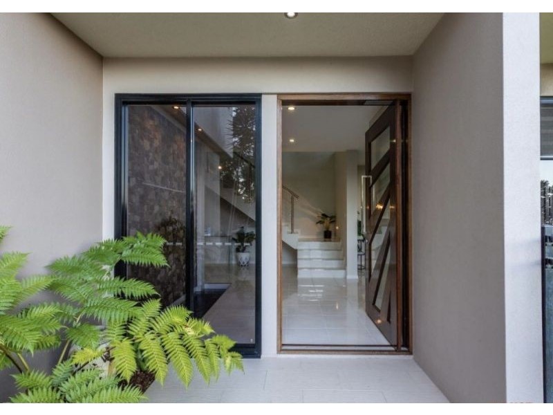 11 Oceanview Place, Mooroobool QLD 4870