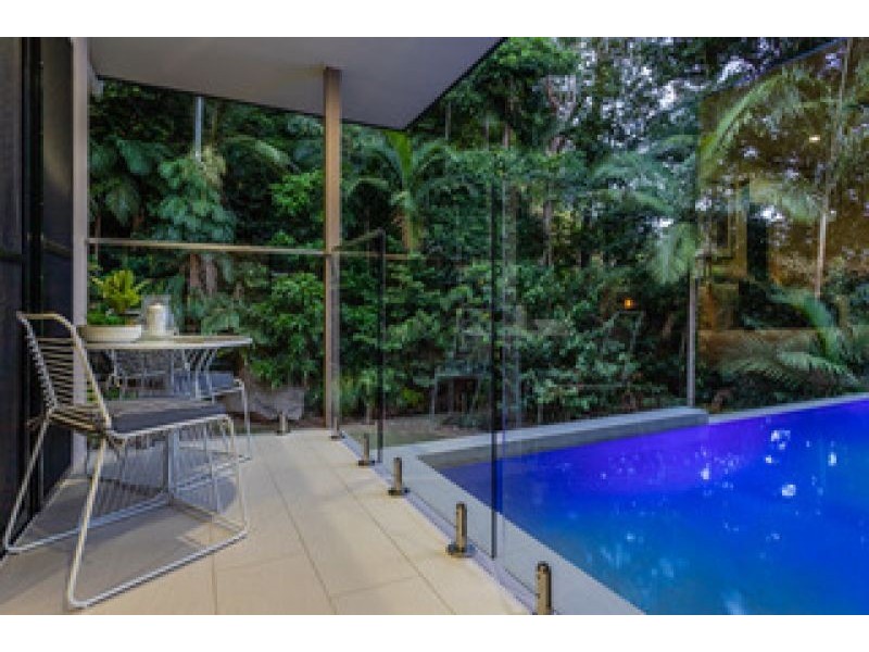 11 Oceanview Place, Mooroobool QLD 4870