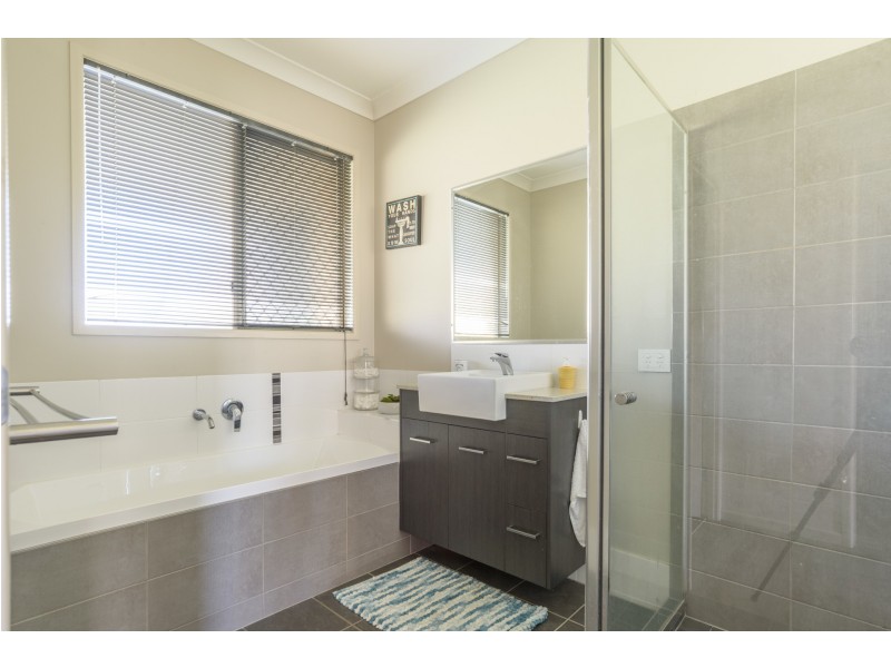 2 Myna Street, Upper Caboolture QLD 4510