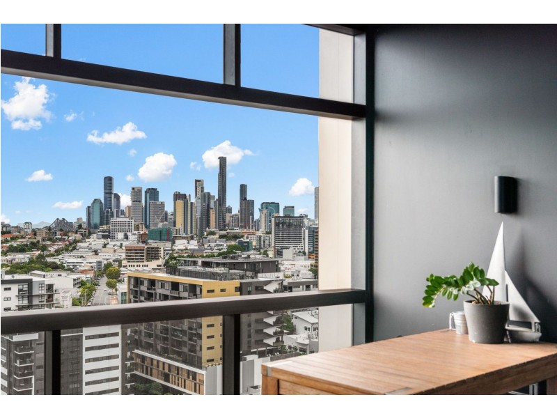 1402/18 Longland Street, Newstead QLD 4006