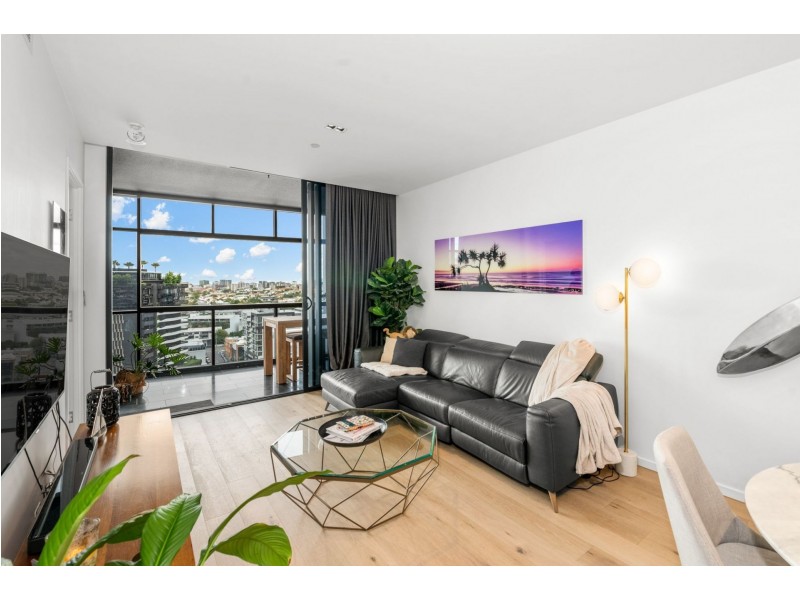 1402/18 Longland Street, Newstead QLD 4006