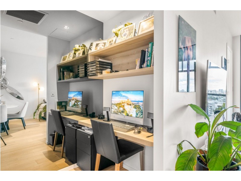 1402/18 Longland Street, Newstead QLD 4006