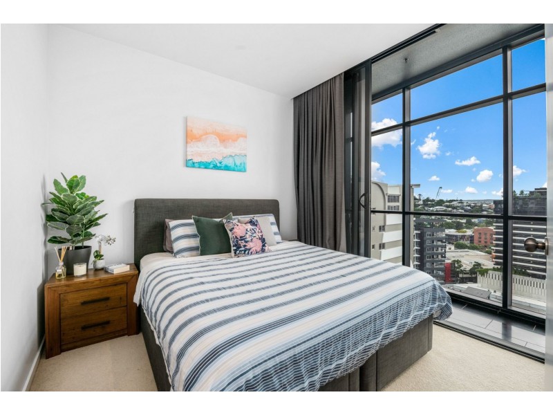 1402/18 Longland Street, Newstead QLD 4006