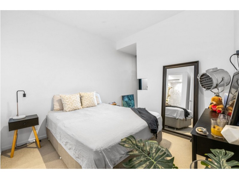 1402/18 Longland Street, Newstead QLD 4006