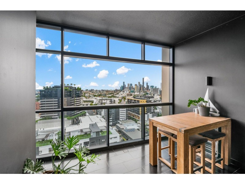1402/18 Longland Street, Newstead QLD 4006