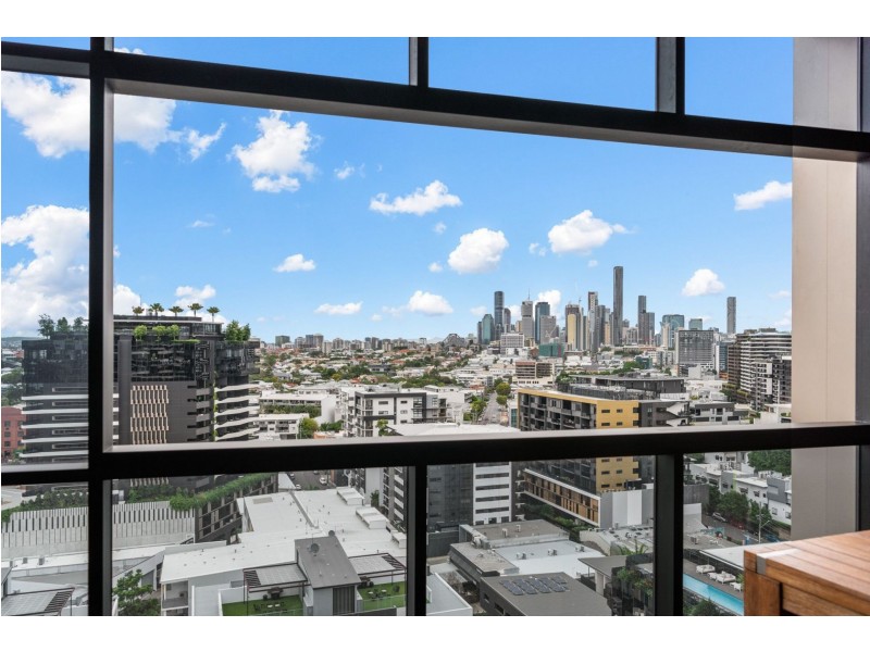 1402/18 Longland Street, Newstead QLD 4006