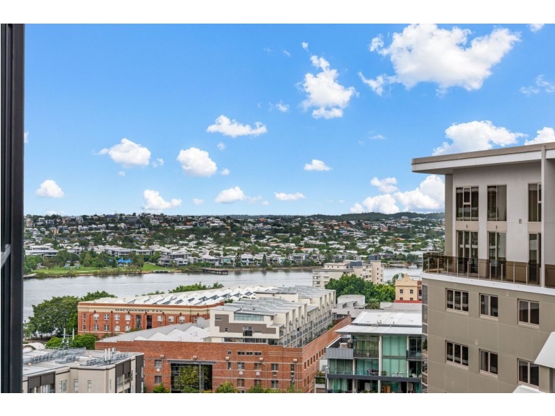 1402/18 Longland Street, Newstead QLD 4006