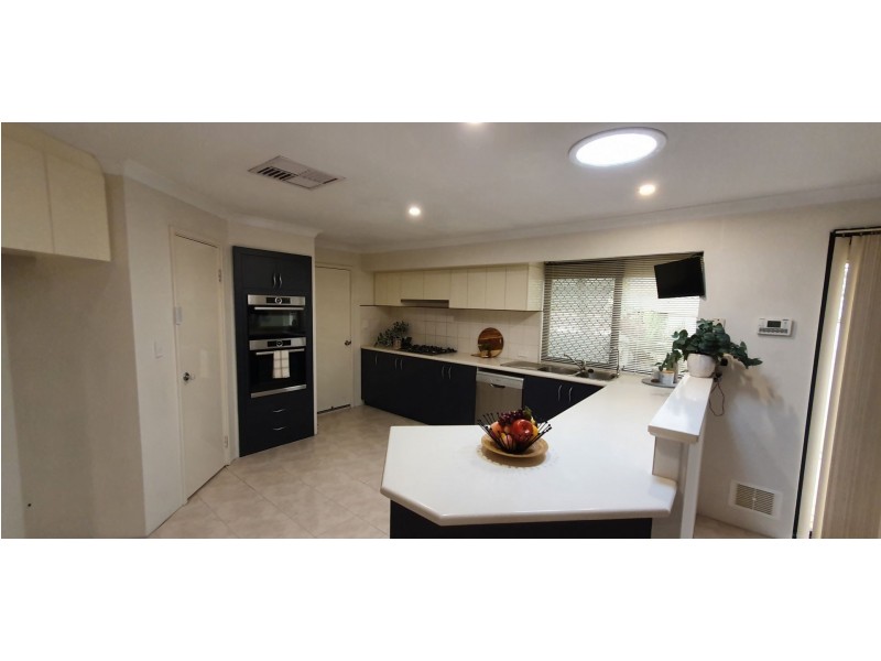 17 Maple Place, Maddington WA 6109