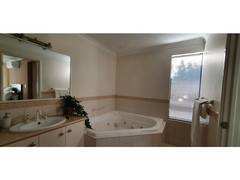 17 Maple Place, Maddington WA 6109