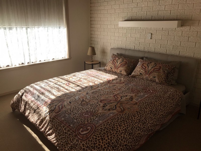 Unit 1/4 Caraselle Avenue, Wangaratta VIC 3677