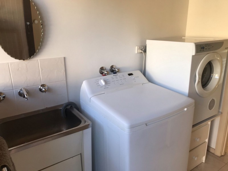 Unit 1/4 Caraselle Avenue, Wangaratta VIC 3677