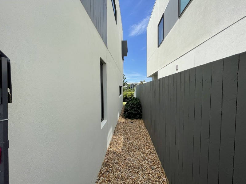 11/192 Greenacre Drive, Arundel QLD 4214