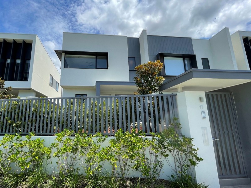 11/192 Greenacre Drive, Arundel QLD 4214