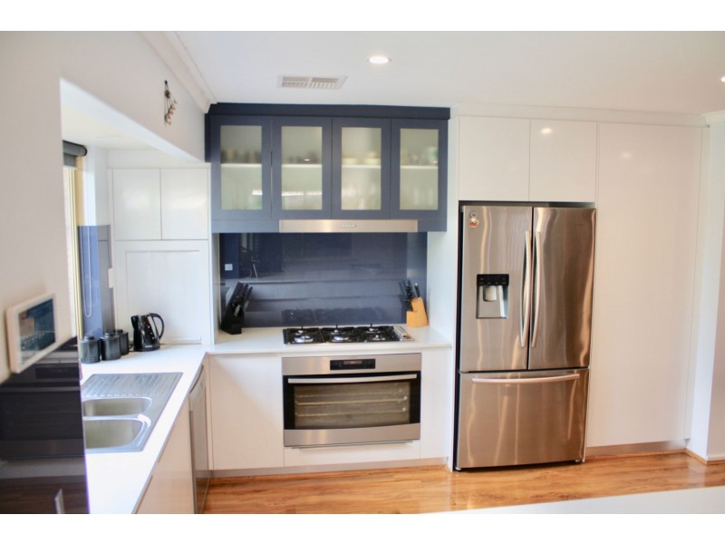 8 Burnside court, Kingsley WA 6026