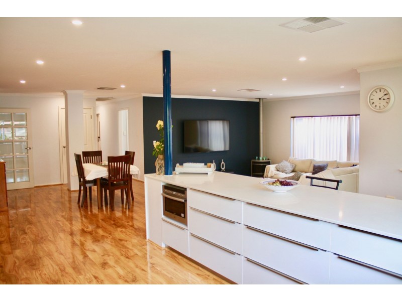 8 Burnside court, Kingsley WA 6026