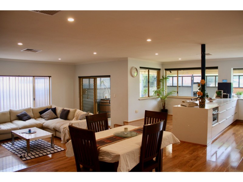 8 Burnside court, Kingsley WA 6026