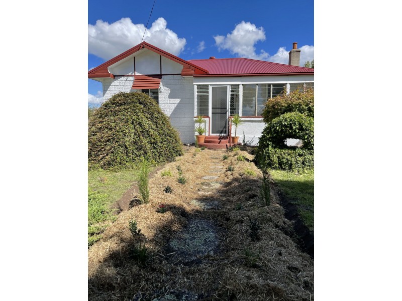 23 Molesworth Street, Tenterfield NSW 2372