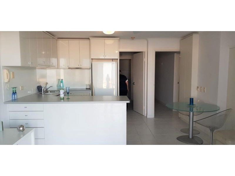 210-211/8 Buccaneer Drive, Urangan QLD 4655