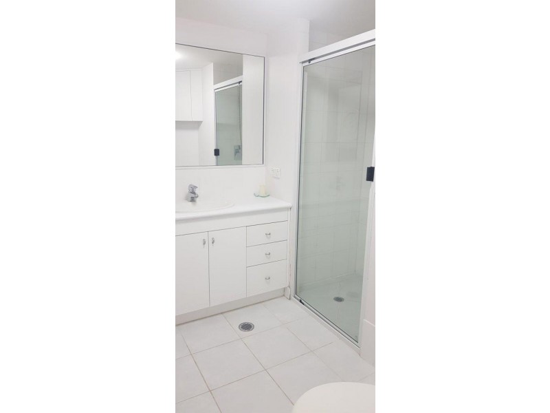 210-211/8 Buccaneer Drive, Urangan QLD 4655