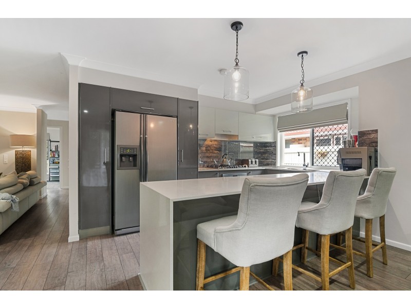 6 Rosswood Court, Helensvale QLD 4212