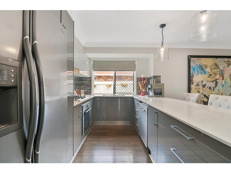 6 Rosswood Court, Helensvale QLD 4212