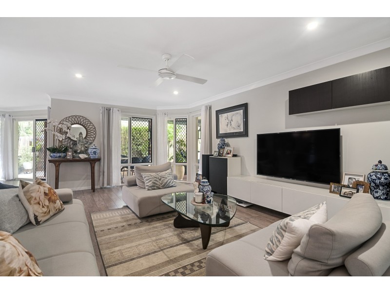 6 Rosswood Court, Helensvale QLD 4212