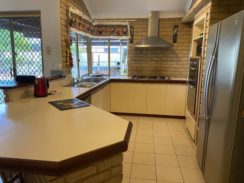 19 Port Royal Drive, Safety Bay WA 6169