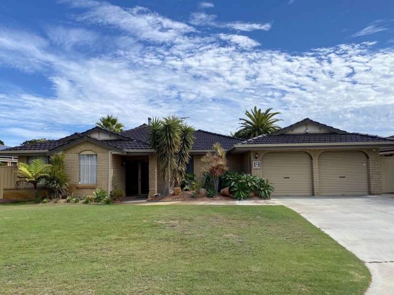 19 Port Royal Drive, Safety Bay WA 6169