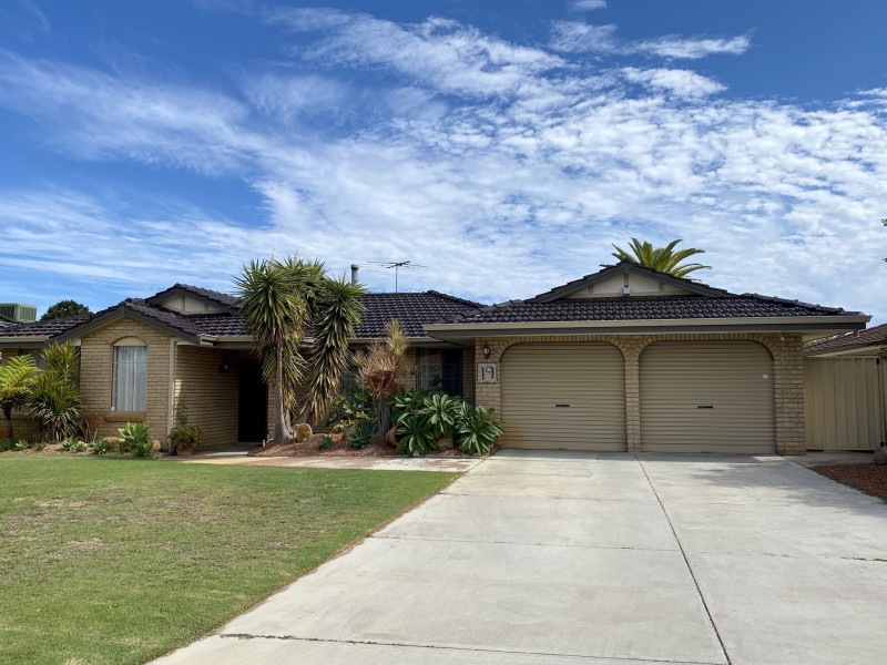 19 Port Royal Drive, Safety Bay WA 6169