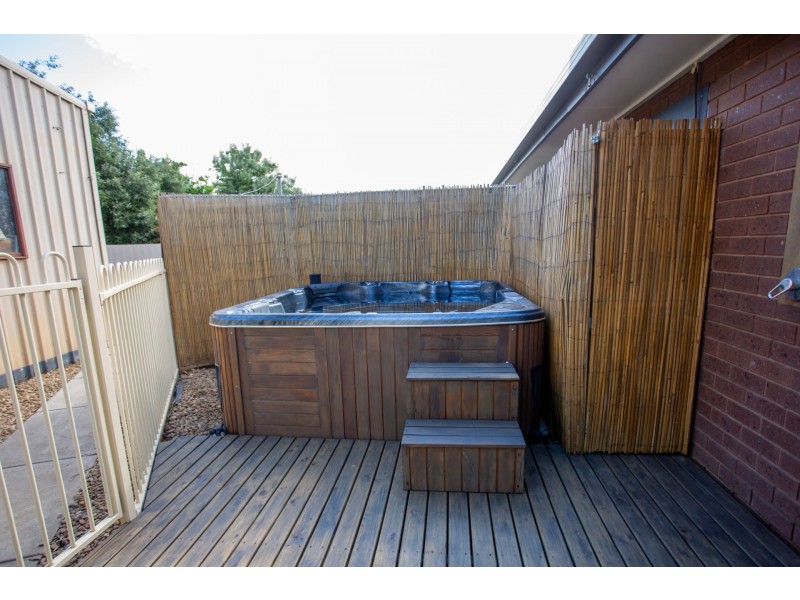 341 Lawrence St, West Wodonga VIC 3690