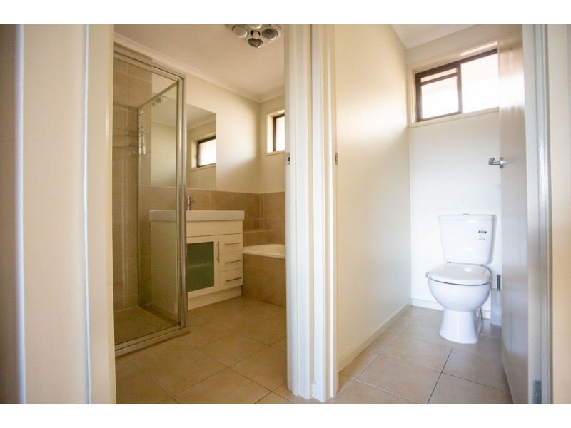 341 Lawrence St, West Wodonga VIC 3690