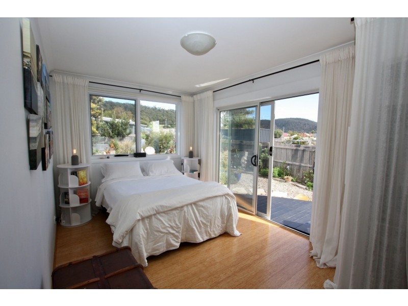 2/2 Tasman Highway, Bicheno TAS 7215