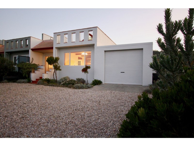 2/2 Tasman Highway, Bicheno TAS 7215