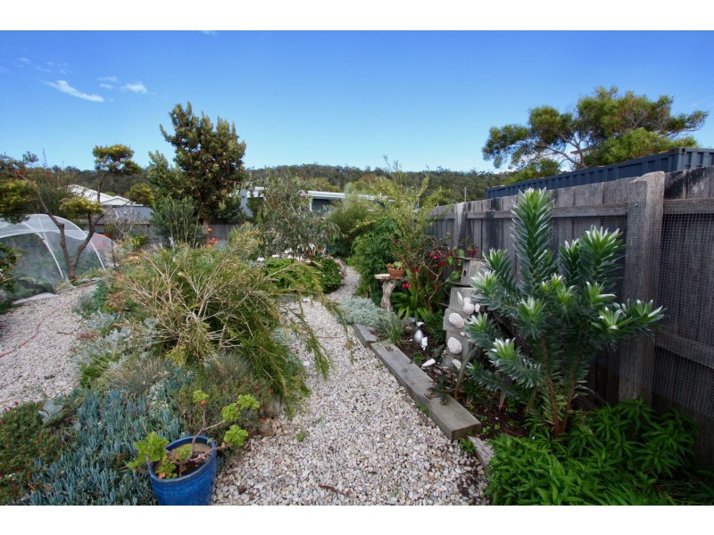 2/2 Tasman Highway, Bicheno TAS 7215