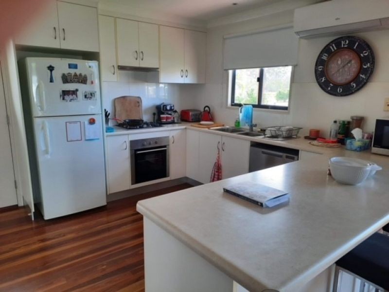 27 Steley Street, Buxton QLD 4660