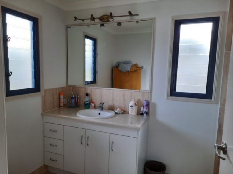 27 Steley Street, Buxton QLD 4660