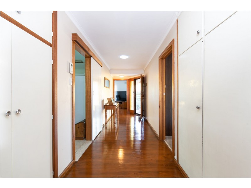 14 Araluen St, Ridgehaven SA 5097