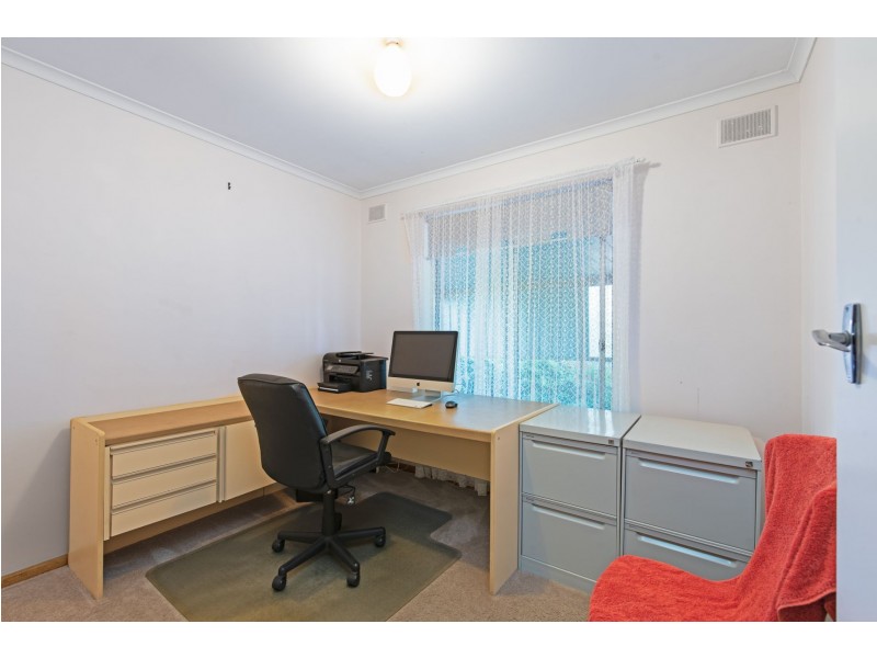 14 Araluen St, Ridgehaven SA 5097