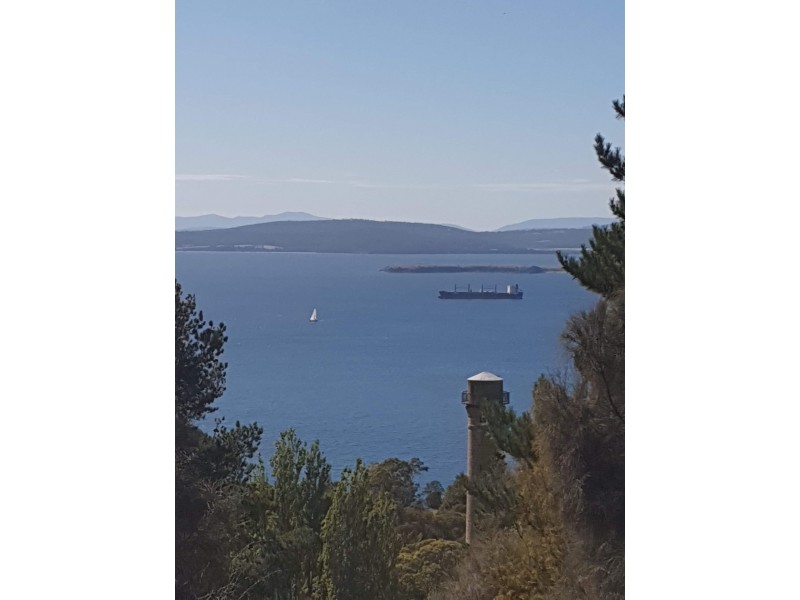 209 Albion Heights Drive, Kingston TAS 7050