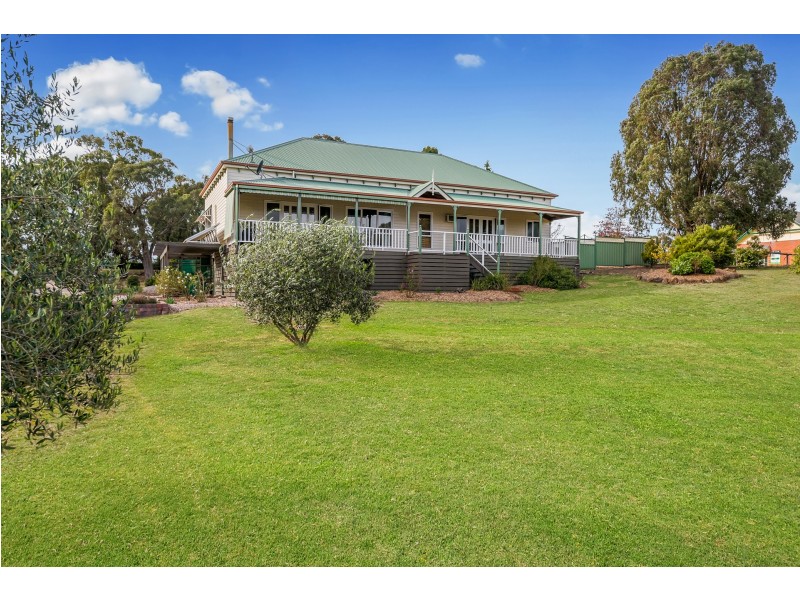 28 Heddle Road, Lancefield VIC 3435