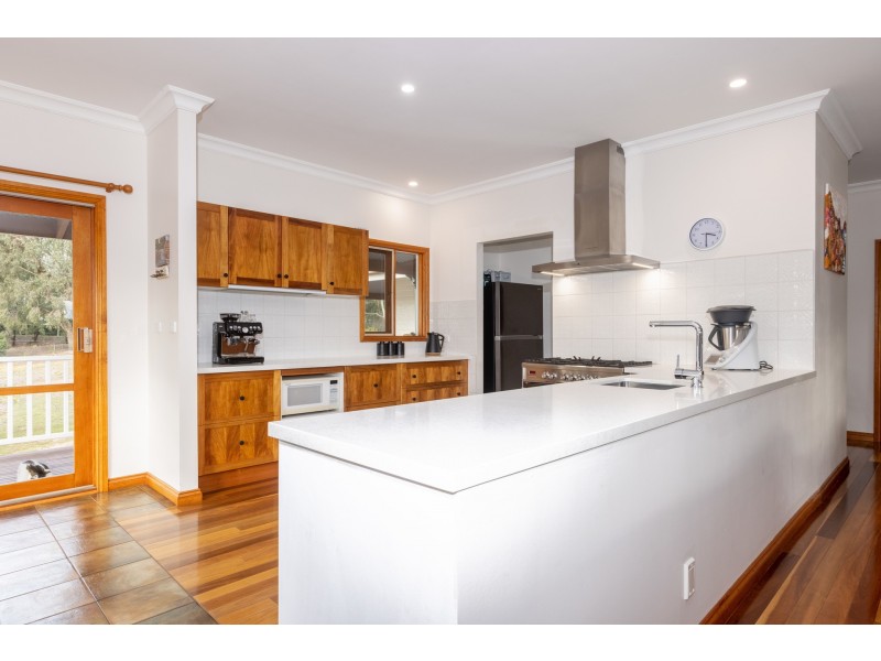 28 Heddle Road, Lancefield VIC 3435