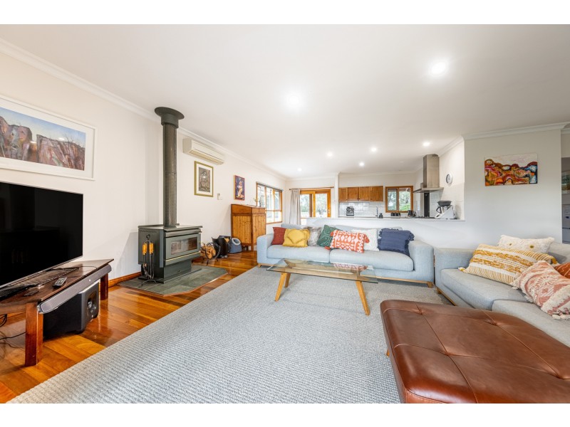28 Heddle Road, Lancefield VIC 3435