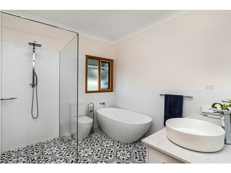 28 Heddle Road, Lancefield VIC 3435