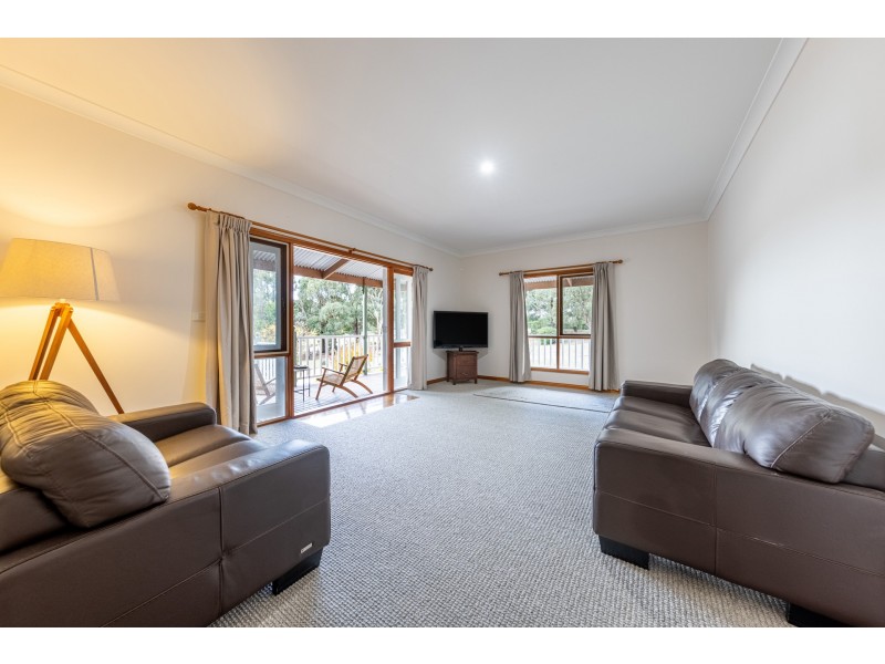 28 Heddle Road, Lancefield VIC 3435