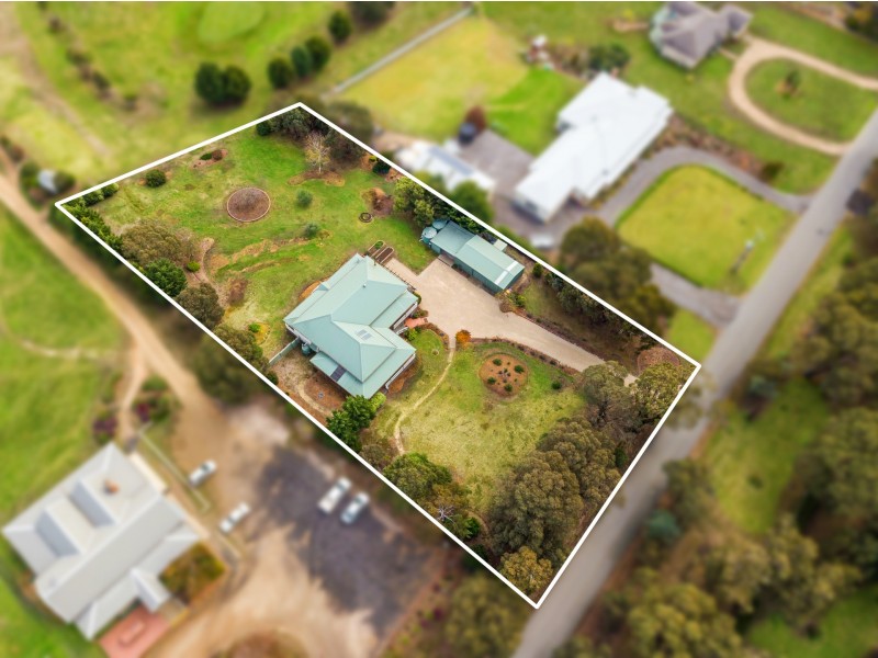28 Heddle Road, Lancefield VIC 3435